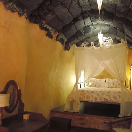 Sleeps 4 Pool Wifi * Uga