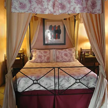 Sleeps 4 Pool Wifi * Uga