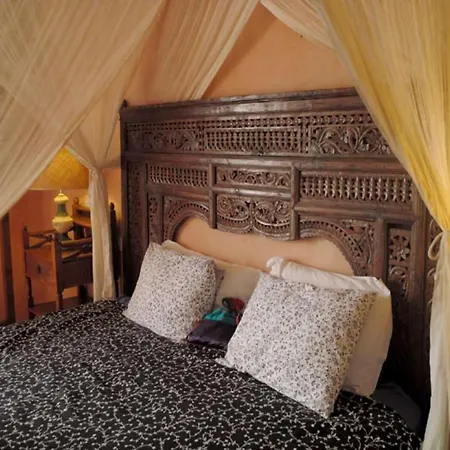 Villa Sleeps 4 Pool Wifi *