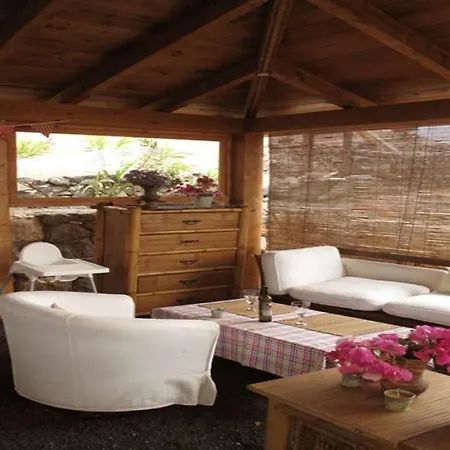 Sleeps 4 Pool Wifi * Uga