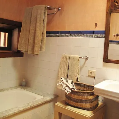 Sleeps 4 Pool Wifi * Uga