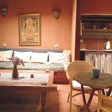 Sleeps 4 Pool Wifi Villa